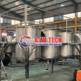 Lắp đặt 10 bồn chứa phân bón 500 lít trên sàn thao tác 